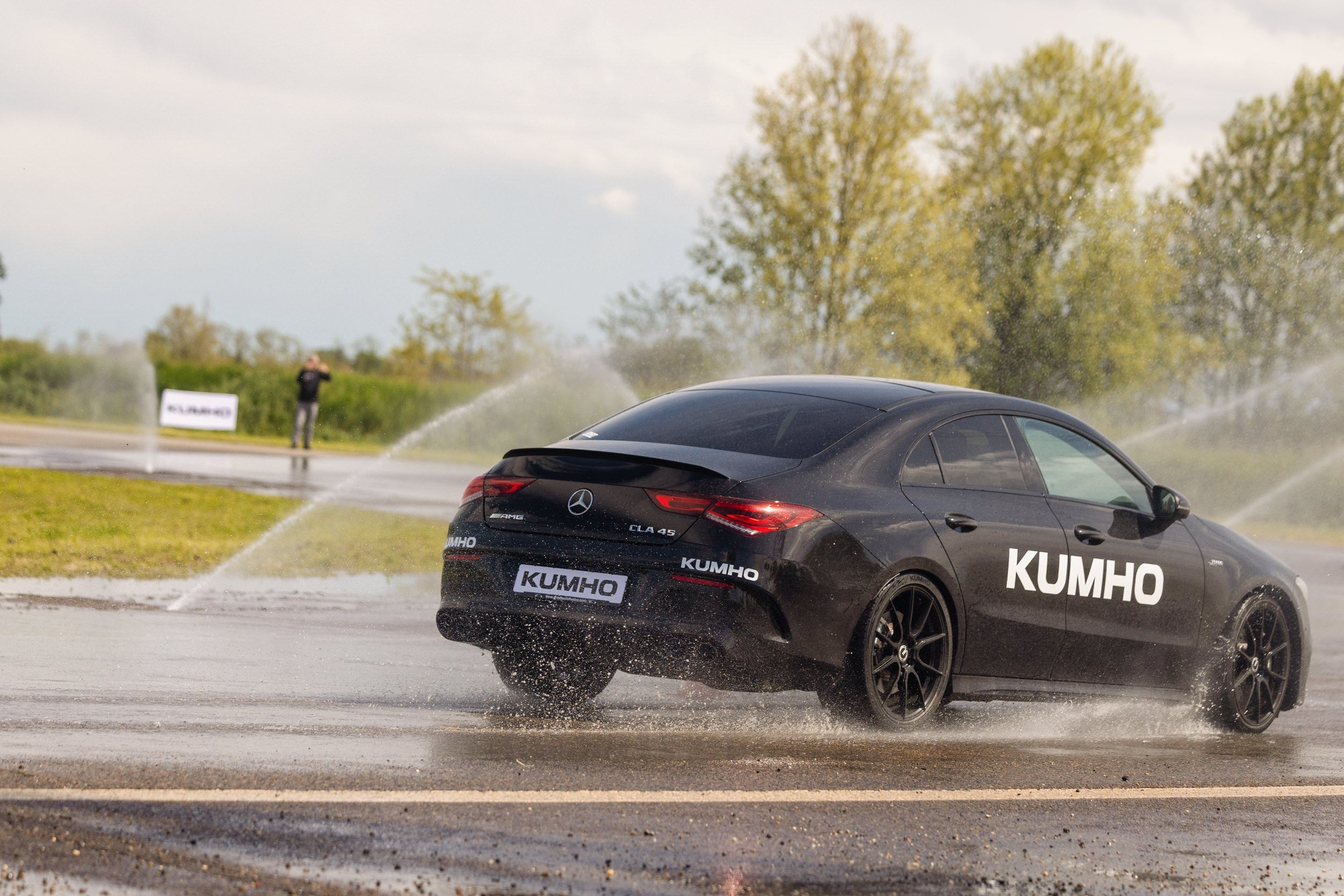 In pista con Kumho per testare i nuovi pneumatici estivi ECSTA SPORT e ECSTA SPORT S