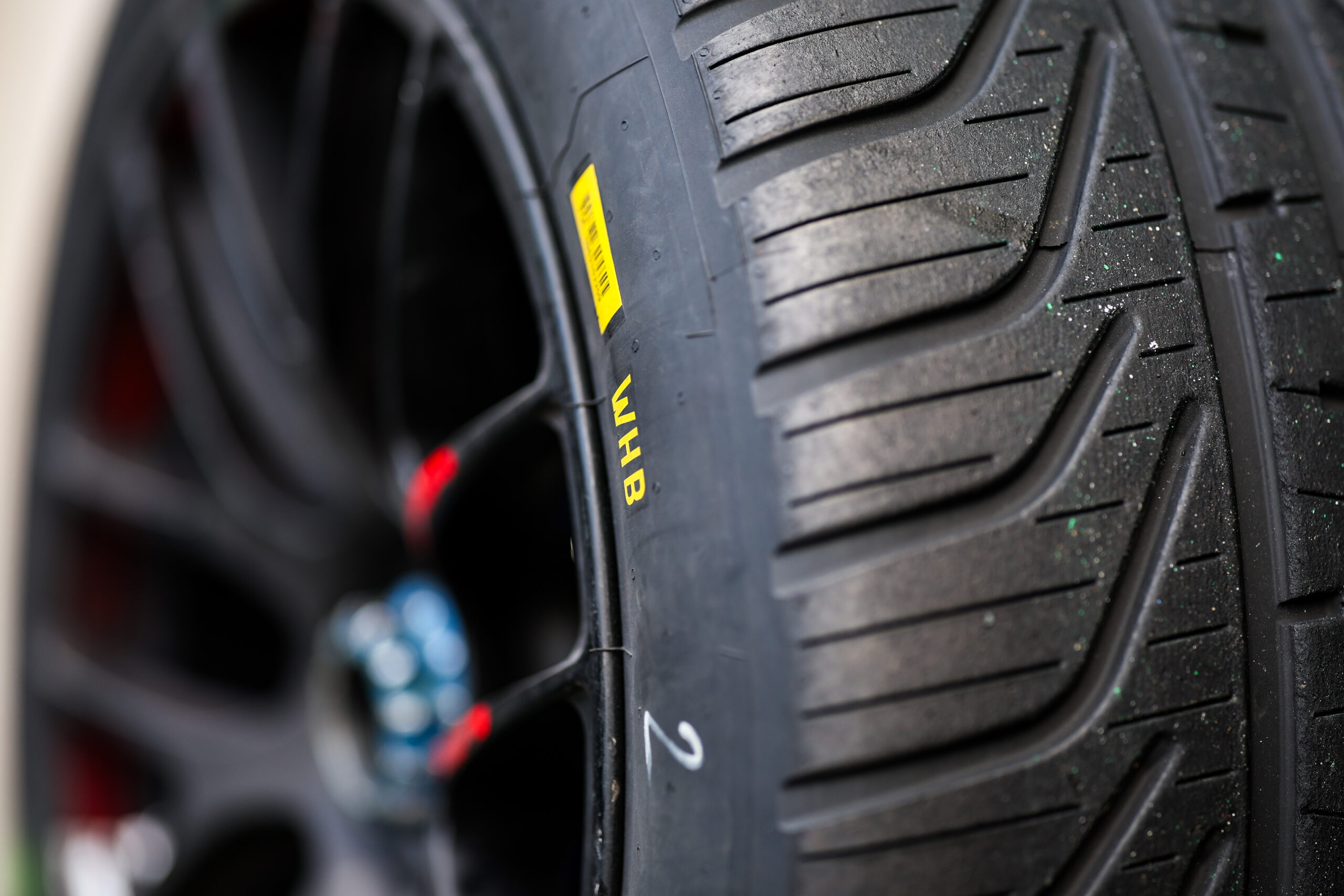 Pirelli presenta il nuovo pneumatico da bagnato per vetture GT